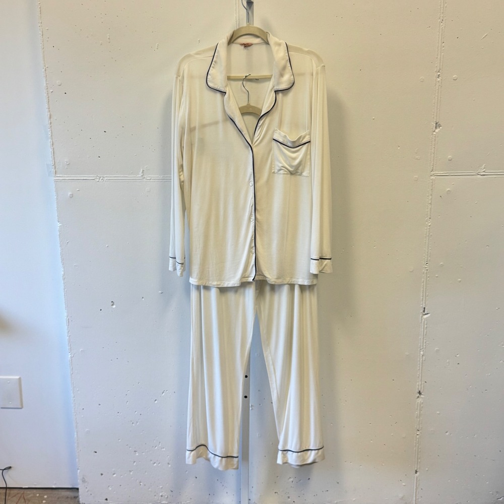 Eberjey Gisele Long Sleeve Pajama Set White Navy Blue Contrast Piping Medium